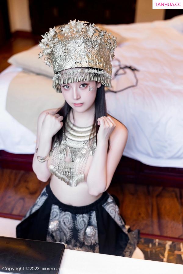 豆瓣酱  [XiuRen]高清写真图 2023.09.27 No.7448 豆瓣酱 苗族服饰第44张图片